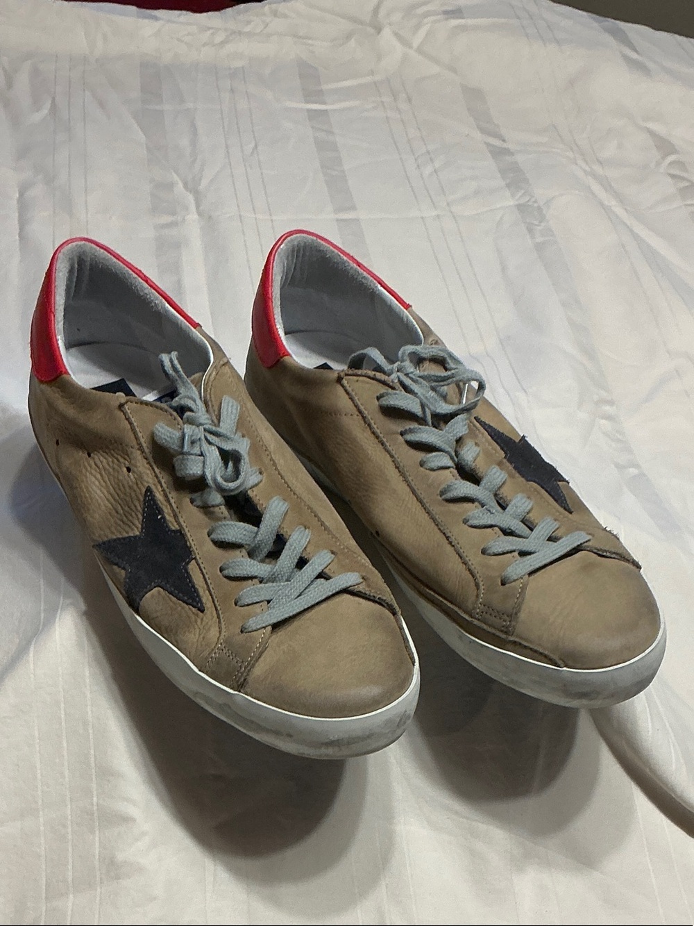 Golden Goose Tan Sneakers with black star gray laces. Men’s EU 42